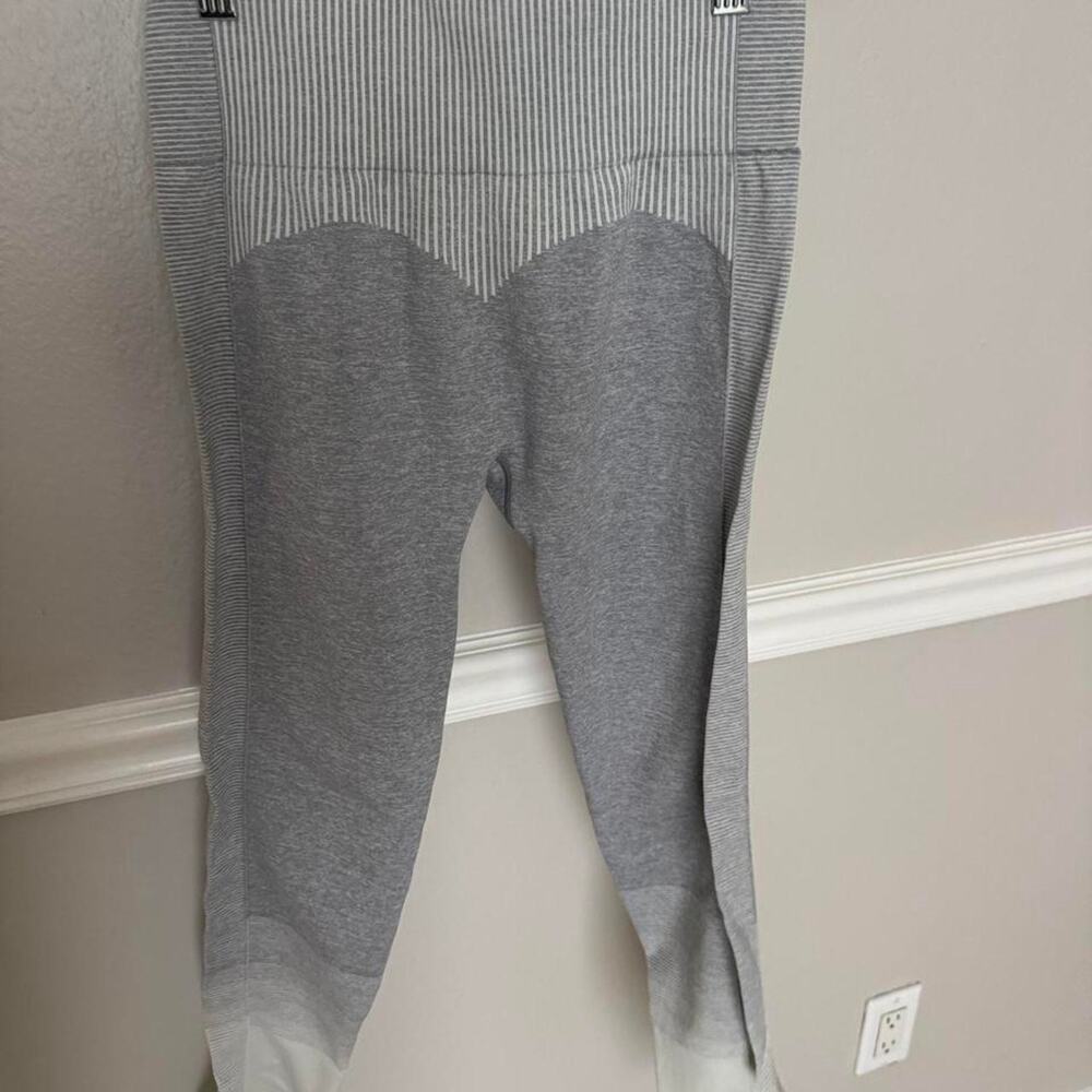 Gymshark grey leggings with glute